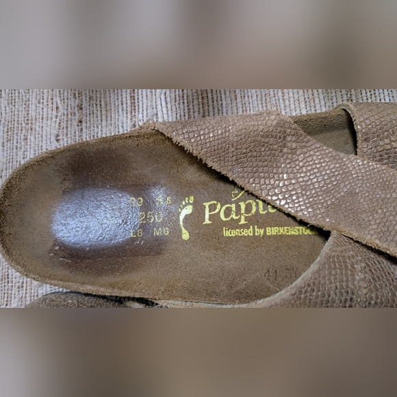 Birkenstock Papillio Sandals Slides Cross Strap in Gold - Picture 4 of 5